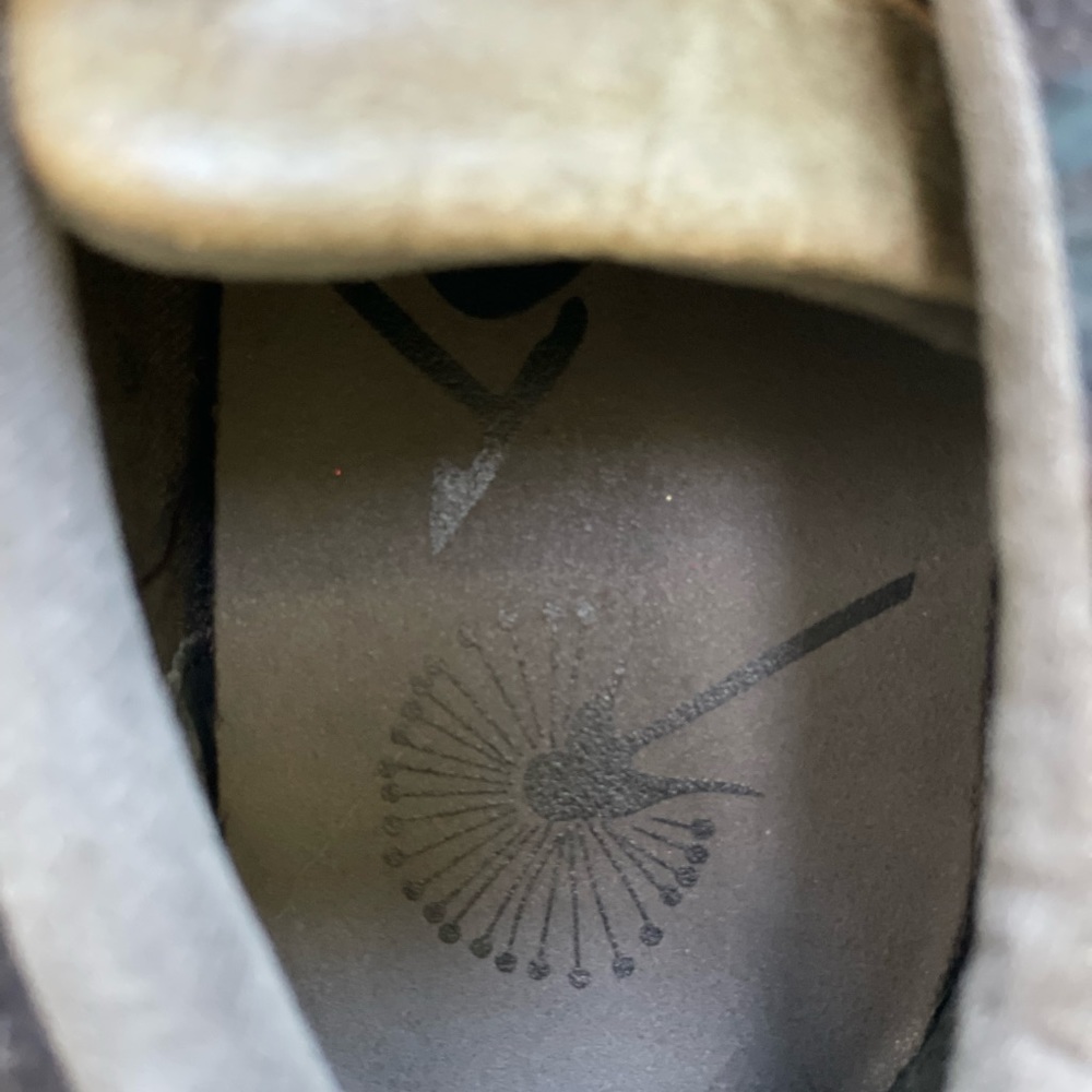 OTBT Green Lake size 7 in Blue Camo. NWOT - Picture 4 of 15